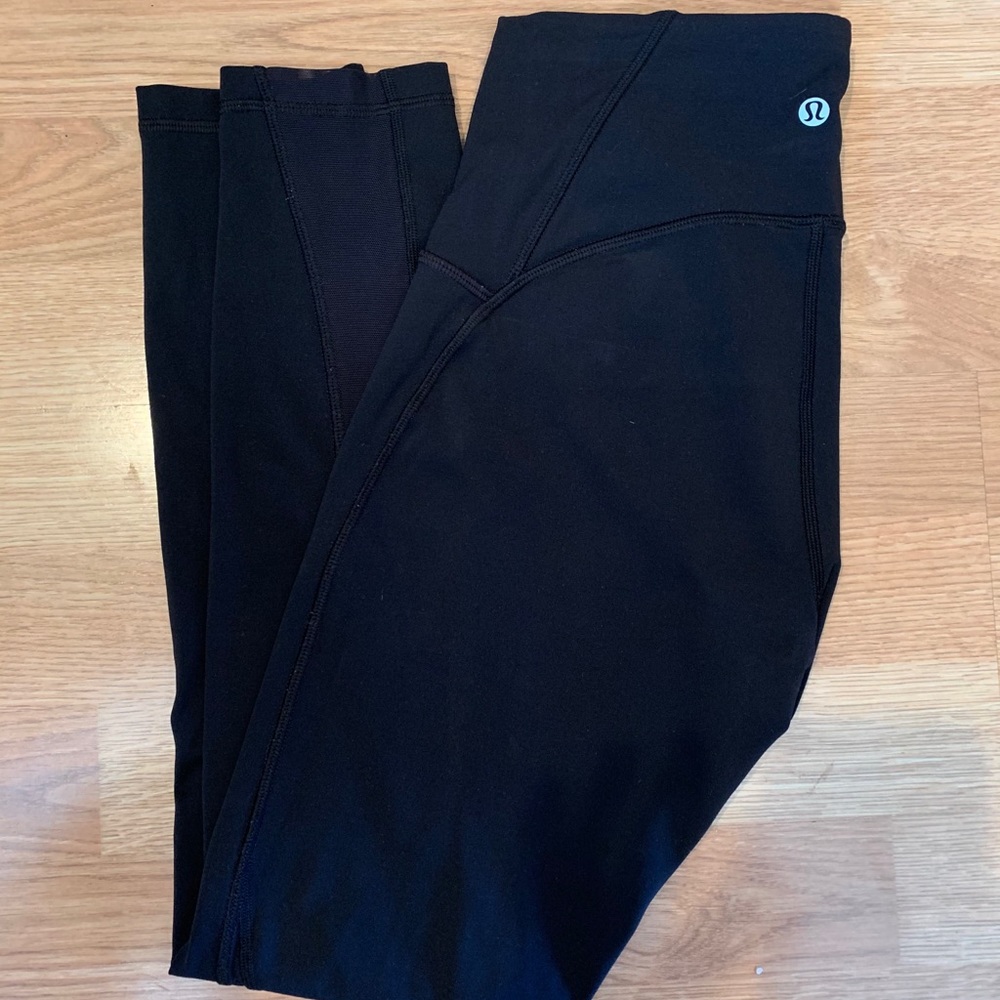 Lululemon leggings size 6.